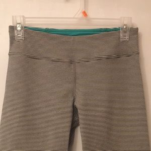 American Eagle athletic capri leggings